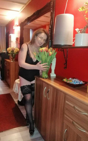 Sara – Mollige Dame bei XXL4YOU in Heilbronn